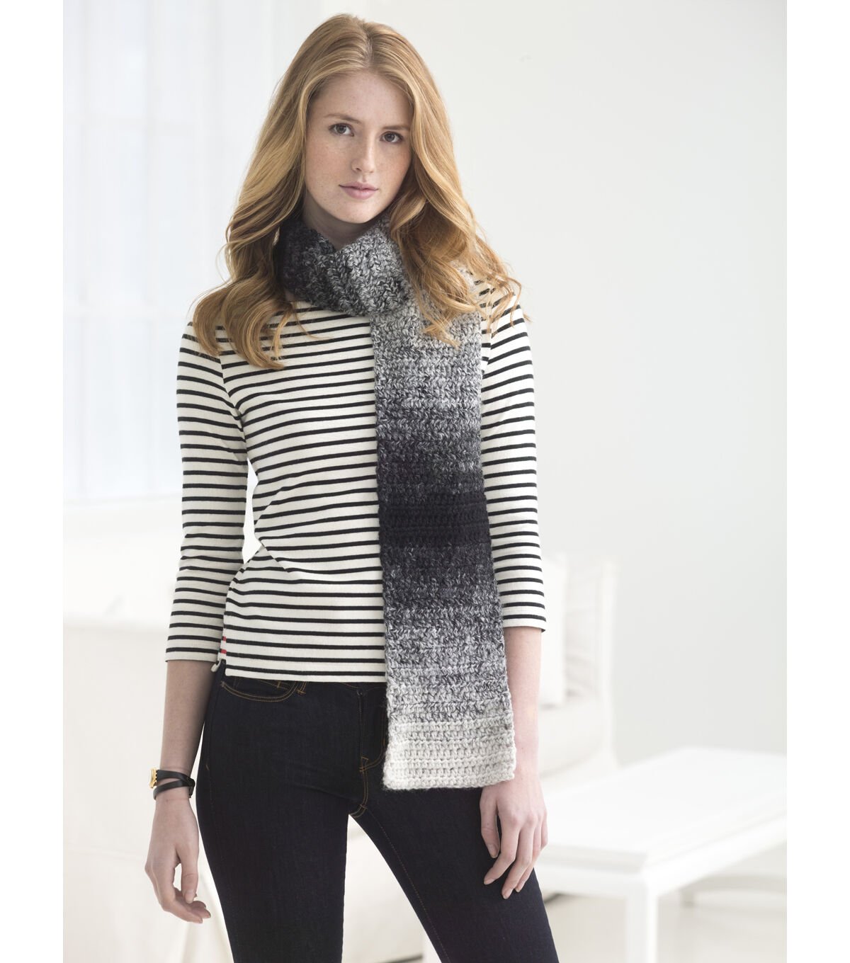 Lion Brand Scarfie 312yds Bulky Acrylic Blend Yarn - Image 4