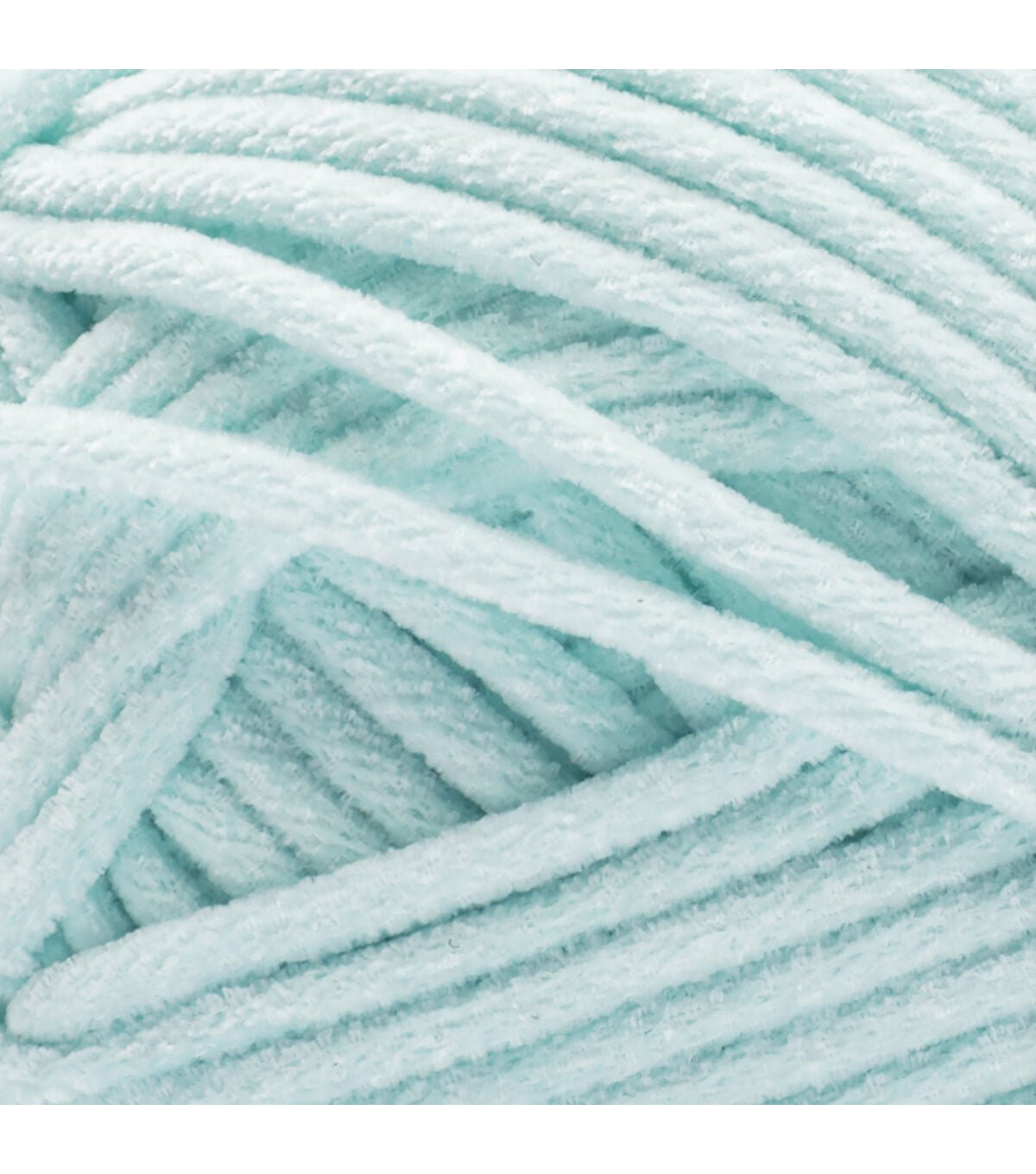 Bernat Plush Blanket 146yds Super Bulky Polyester Yarn - Image 2